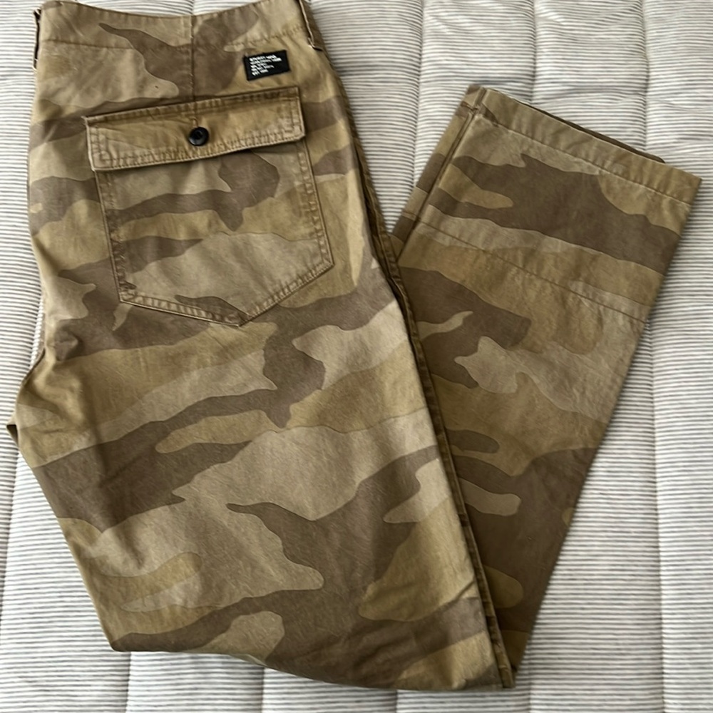 Like New, Stussy Camo Lightweight Pants 36x32